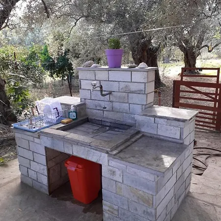 κτήμα παπαδημητρίου, Papadimitriou Retreat 2 *